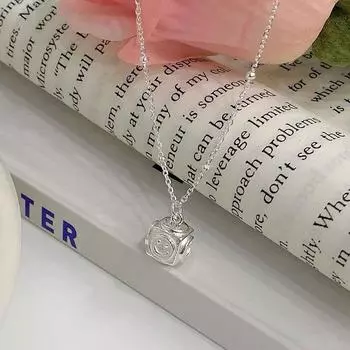 Милый робот улыбающееся лицо ожерелье строительные блоки выражение ключицы цепь новый стиль