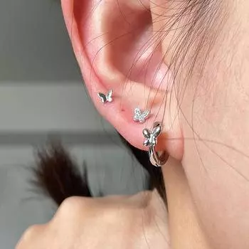 Мини Серьги-пусеты в виде бабочек для козелка женские нишевый дизайн чувство уникальности личности мода темперамент элегантные универсальные серьги