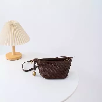 Mini Fashion Hand-Woven Shoulder Small Bag Women 2025 New Versatile Western Style Soft Leather Casual Small Shoulder Bag Lazy Brown