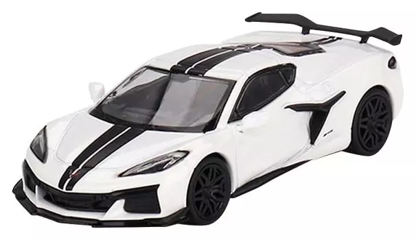 MINI GT Chevrolet Corvette Z06 2023 Artic White Right Handle Finished Product 1/64