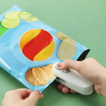 Mini Heat Bag Sealing Machine Rechargeable Handheld Sealer Portable Mini Sealer Plastic Bag Heat Sealer for Food Packaging