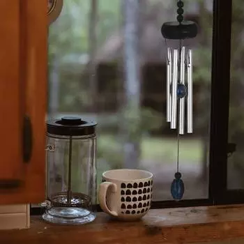 Мини-металлические колокольчики из цельного дерева, цельного алюминия, небольшие свежие украшения для дома, подвесные украшения для дверей, подарочные колокольчики для автомобиля