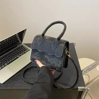 Мини модная однотонная текстурная сумка-мессенджер с весенней универсальной маленькой свежей сумкой-мессенджером небольшой квадратной формы серый