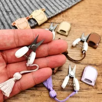 Мини-ножницы для вязания с защитным футляром, коробкой для хранения, портативным лезвием, маленькими ножницами для шитья, вышивки крестиком, вязания крючком фиолетовый