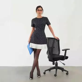 Мини-платье с круглым вырезом для женщин, повседневное летнее короткое платье с коротким рукавом, плиссированное, с оборками, подол, женские рабочие платья в горошек S чёрный