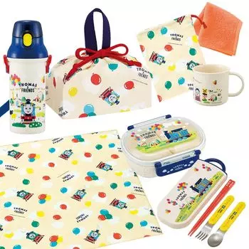 Мини-полотенце Skater входит в комплект из 7 предметов из серии «Друзья Томаса», антибактериальный ланч-бокс с сердцевиной 360 мл, трио-салфетка для ланча, пластиковый пакет для стаканчиков с водой