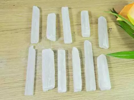 Мини селенитовый карандашный кристалл драгоценный камень россыпью 11 шт. лот 34-54 мм 303 карата. РQ-2848