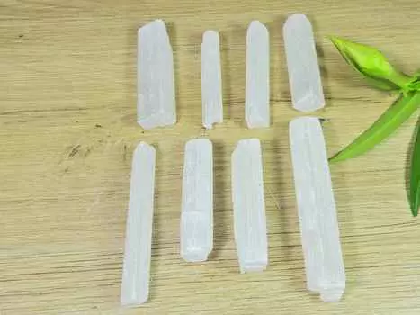 Мини селенитовый карандашный кристалл драгоценный камень россыпью 08 шт. лот 43-64 мм 313 карат. РК-2865