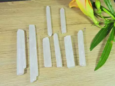 Мини селенитовый карандашный кристалл драгоценный камень россыпью 8 шт. лот 46-88 мм 236 карат. РК-2861