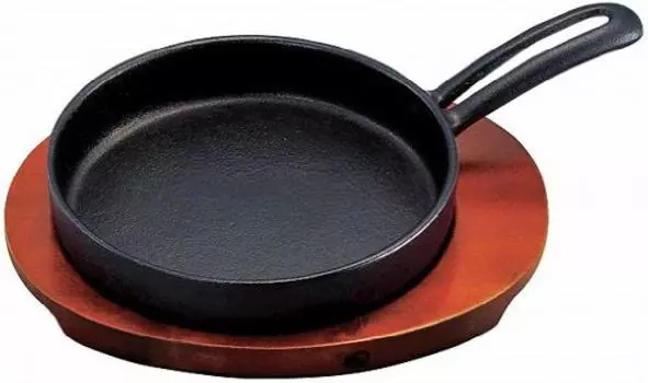 Мини-сковорода Ikenaga Iron Works Skillet 15 см, совместимая с IH, с деревянной подставкой чёрный