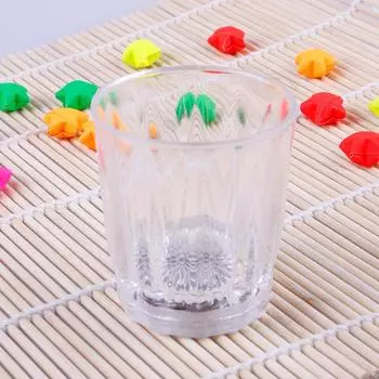 Мини светодиодный мигающий пластиковый стакан для напитков, вина, бара, декоративная кружка для вечеринок и клуба 5cm x 5cm x 5.5cm