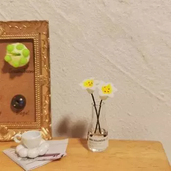 Мини-ваза для цветов Цветочная композиция Миниатюрная модель Мини-ваза для цветов для масштаба 1/6 1/12 Кукольный домик Миниатюрная ваза-украшение с искусственными цветами G