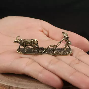 Миниатюрная скульптура коровы, латунная фигурка плуга, простой настольный компьютер ручной работы для дома