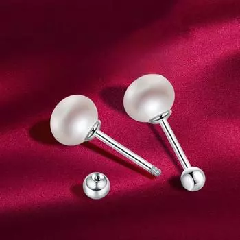 Миниатюрные невидимые серьги-гвоздики можно носить на работе, при скромном темпераменте и простые серьги для студентов.