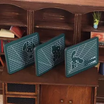 Миниатюрный кукольный домик Коврик для резки Доска Аксессуары Миниатюрная игрушка Швейные изделия Изделия из дерева Украшения Фигурки Моделирование Школьные принадлежности