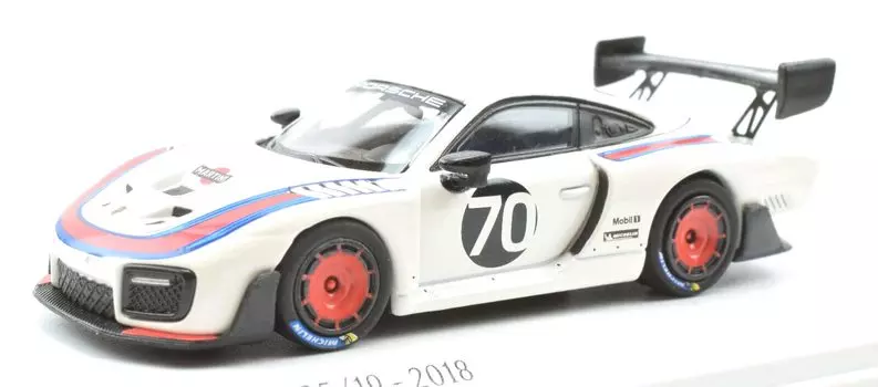 Minichamps Porsche 2020 Martini Racing MINICHAMPS Martini Racing 643061103 1/64 935/19 белый