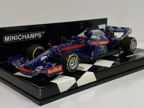Minichamps Scuderia Toro Rosso Honda STR14 2019 Kvyat of 1/43 F1#26 D. [Made resin]