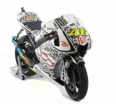 Minichamps Yamaha MOTO GP 2010 Laguna Seca Completed Product 1/12 YZR-M1 - V.ROSSI -
