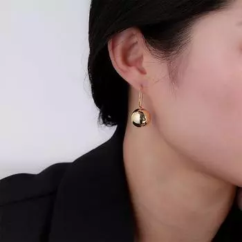 Минималистичные серьги, модные и универсальные утрированные европейские и американские уличные рэкетки, круглые серьги-бусины, серьги-оверсайз.