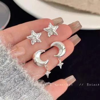 Минималистичные серебряные серьги-иглы «Звезда и Луна»: Стильный дизайн подвески в виде пятиконечной звезды