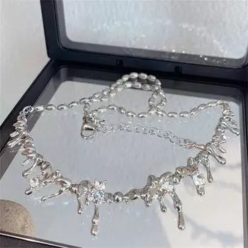 Минималистский изысканный и элегантный серебристый аксессуар-подвеска-ожерелье, идеально подходящий для Дня святого Валентина, повседневных или вечерних мероприятий, в любое время года.