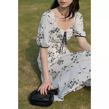 Mishow элегантное платье с цветочным принтом для женщин, летнее французское винтажное платье трапециевидной формы с квадратным воротником и пышными рукавами, платье миди на шнуровке, женская одежда MXB22L0697