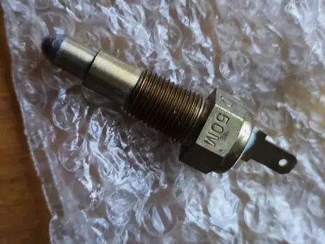 MITSUBISHI Genuine Pajero Delica Temperature Sensor MD102329