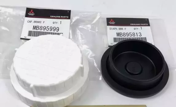 MITSUBISHI LANCER EVO5&6 CP9A Genuine Cap Brake Fluid Resrvoir & Diaphra