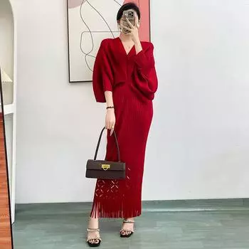 Miyake Pleated Large V-Neck Fishtail Tassel Dress with Bat Sleeves, 2025 Collection красный