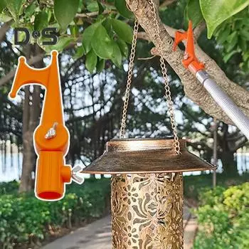 Многоцелевой крючок с регулируемым углом наклона и ручкой для резьбового шеста. Навинчивающееся крепление для крючка. Подходит для удлинительных шестов и ручек для метел. жёлтый