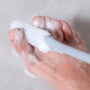 Многофункциональная щетка для чистки швов на ногах, инструмент для чистки стоп, средство для снятия зуда, средство для мытья ног пеплом, средство для удаления омертвевшей кожи 1PCS розовый