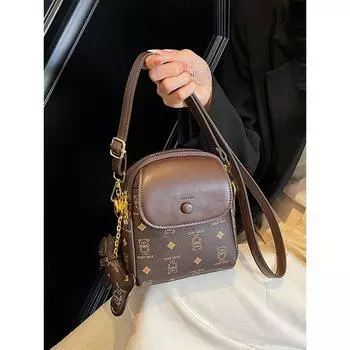 Mobile Phone Small Bag Women Summer 2025 New Fashion Niche Design Messenger Bag Korean Style Ins Mobile Phone Bag Pink without pendant
