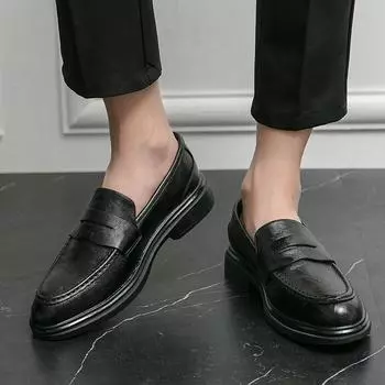 Мода 2024 года, брендовые мужские повседневные новые кожаные туфли для мужчин, нескользящие спортивные модные удобные кроссовки, мужские повседневные туфли на плоской подошве без застежек 38 чёрный