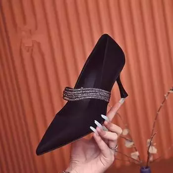 Мода 2024 года, хит продаж, универсальные и удобные женские туфли Мэри Джейн со стразами и цепочкой, сексуальные туфли на шпильках с острым носком для вечеринки 35 золотой