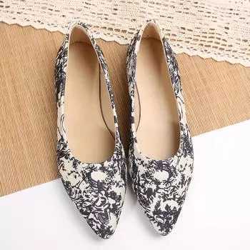 Мода 2024 года, летние легкие модные новые туфли на плоской подошве с мягкой подошвой, ретро-острый носок, элегантные повседневные лоферы для женщин 36 чёрный