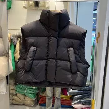 МОДА 2024 года, модный пуховик с воротником-стойкой, жилет, женский, короткий, новый тренд, утолщенный, белый, утиный пух, свободный, универсальный жилет, одежда one size fits all чёрный