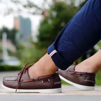 Мода 2024 года Мужская обувь Модные мокасины Мужская удобная кожаная обувь для вождения Повседневная мужская обувь для лодок Туфли без застежек Для отдыха Прогулочная обувь для ленивых 38 красный