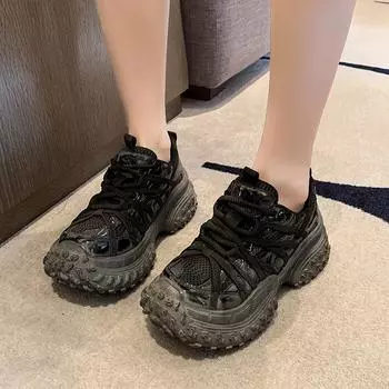 Мода 2024 года. Новая модная женская обувь. Летняя обувь на платформе. Дышащая супермягкая повседневная обувь. Кроссовки на платформе. 35 чёрный