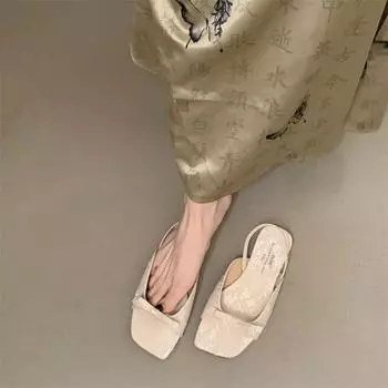 мода 2024 года, новые модные босоножки с открытым носком для женщин, летние туфли на плоской подошве с бантом, повседневные пляжные римские женские сандалии с неглубоким носком 35 чёрный