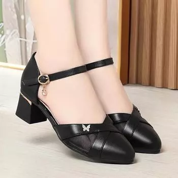 Мода 2024 года, новые модные летние женские сандалии с пряжкой на ремешке, туфли-лодочки с острым носком и квадратным каблуком, мягкие сандалии с носом для мам 35(Foot22.5cm)
