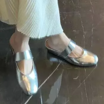 Мода 2024 года, новые модные однотонные женские тапочки, летние, квадратный носок, низкий каблук, универсальные, яркие, с булочкой, женские туфли Zapatos Mujer 35 серебряный