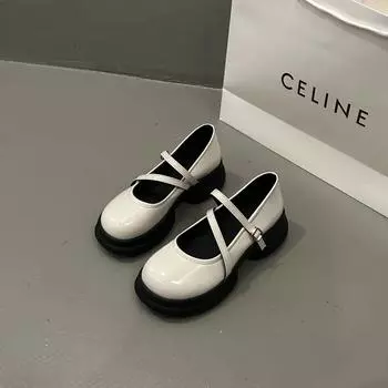 Мода 2024 года. Новые модные женские туфли на толстом каблуке. Лакированная кожа. Однорядная пряжка. Туфли Мэри Джейн на высокой подошве. Летний резиновый верх. 35 бежевый