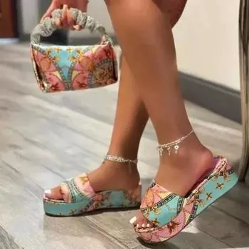 Мода 2024 года, новые однотонные шелковые тапочки на толстой подошве для женщин, большие размеры, известные простые пляжные тапочки в этническом стиле 36 розовый