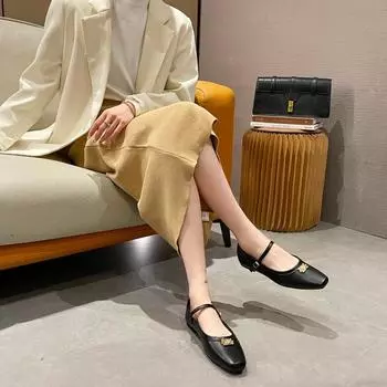 Мода 2024 года, новые весенние и осенние модные женские черные туфли Мэри Джейн с квадратным носком, женские однотонные повседневные лоферы с металлической пряжкой 35