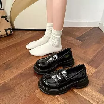 Мода 2024 года, новые женские туфли на платформе, весна и осень, британский стиль, женские мокасины без застежек, модные универсальные маленькие кожаные туфли для женщин 35