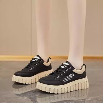 Мода 2024 года. Осенняя мода. Новые удобные женские однотонные низкие кроссовки на шнуровке. 35 бежевый