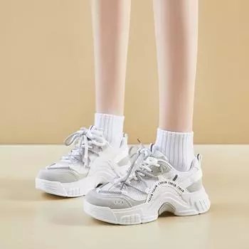 Мода 2024 года. Осенняя мода. Новые женские удобные простые низкие кроссовки на шнуровке. 35 чёрный