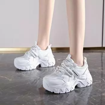 Мода 2024 года. Осенняя мода. Новые женские удобные кроссовки со шнуровкой, нескользящие, дышащие, однотонные. 35 чёрный