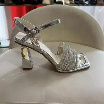 Мода 2024 года. Последняя мода. Персонализированный дизайн. Украшенные стразами туфли на высоком каблуке с открытым носком. Сумка для банкетной женской обуви. 34 бежевый