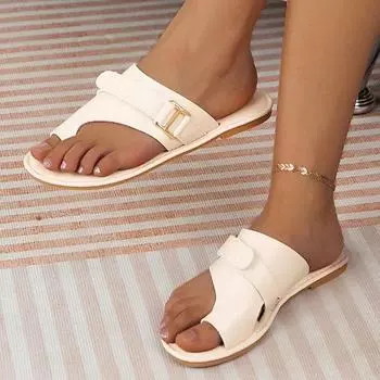 Мода 2024 года, женская обувь, набор женских тапочек, модные повседневные тапочки с металлическим украшением, женские новые тапочки больших размеров на плоской подошве 36 коричневый